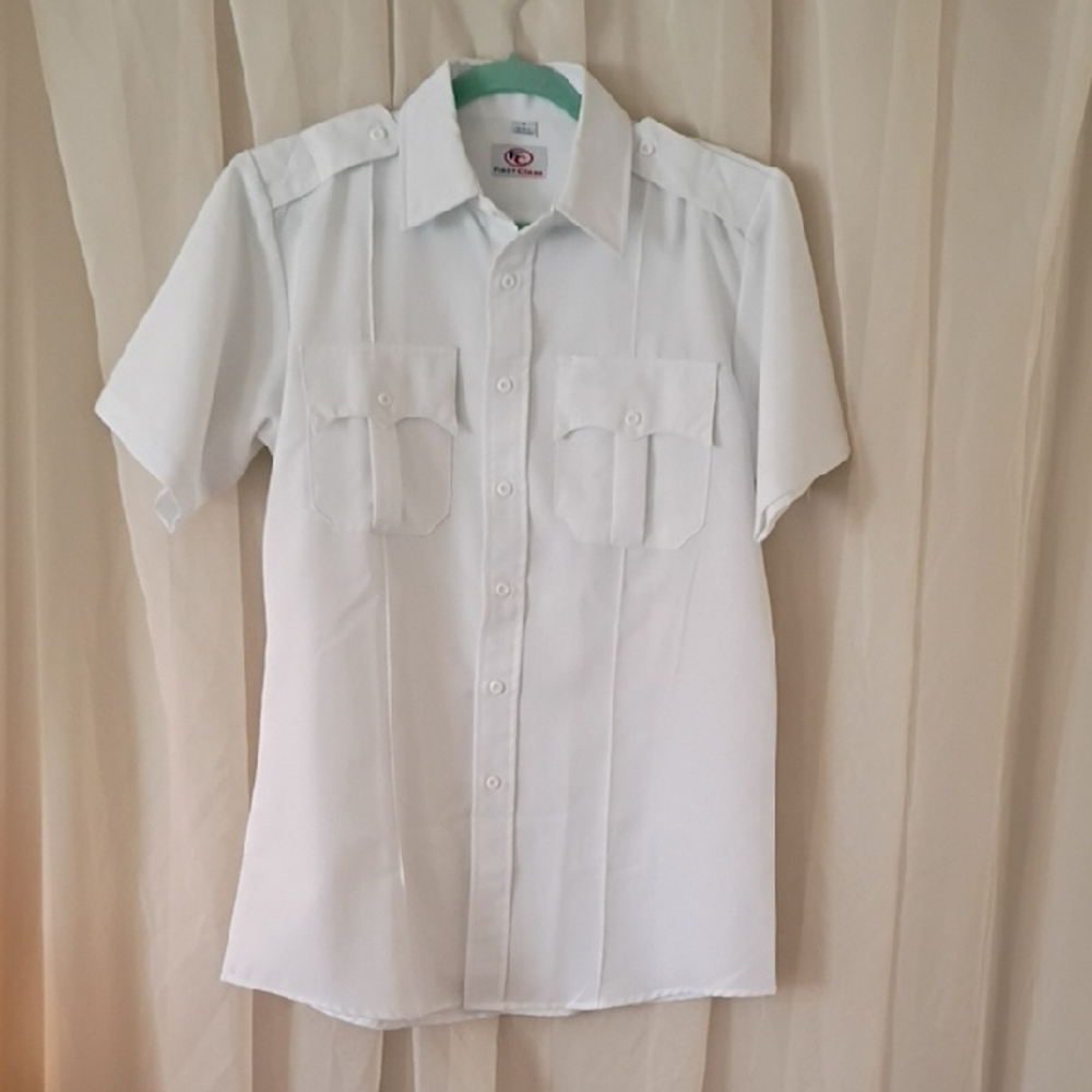 Men's White Short Sleeve Button Down Shirt